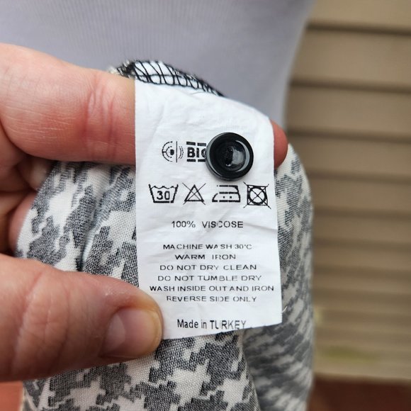 Big Dart Houndstooth Print Button-Up Blouse Black White Classic Posh Chic - Picture 10 of 11